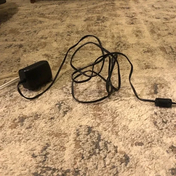 iHome iPL22 Docking/Charging Station Radio/Alarm Clock - Picture 2 of 5